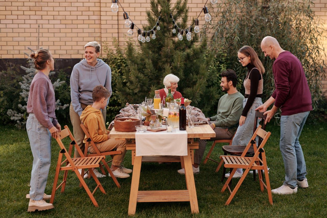 Familienporträts im Freien: Die schönsten Orte und Ideen für natürliche Fotos